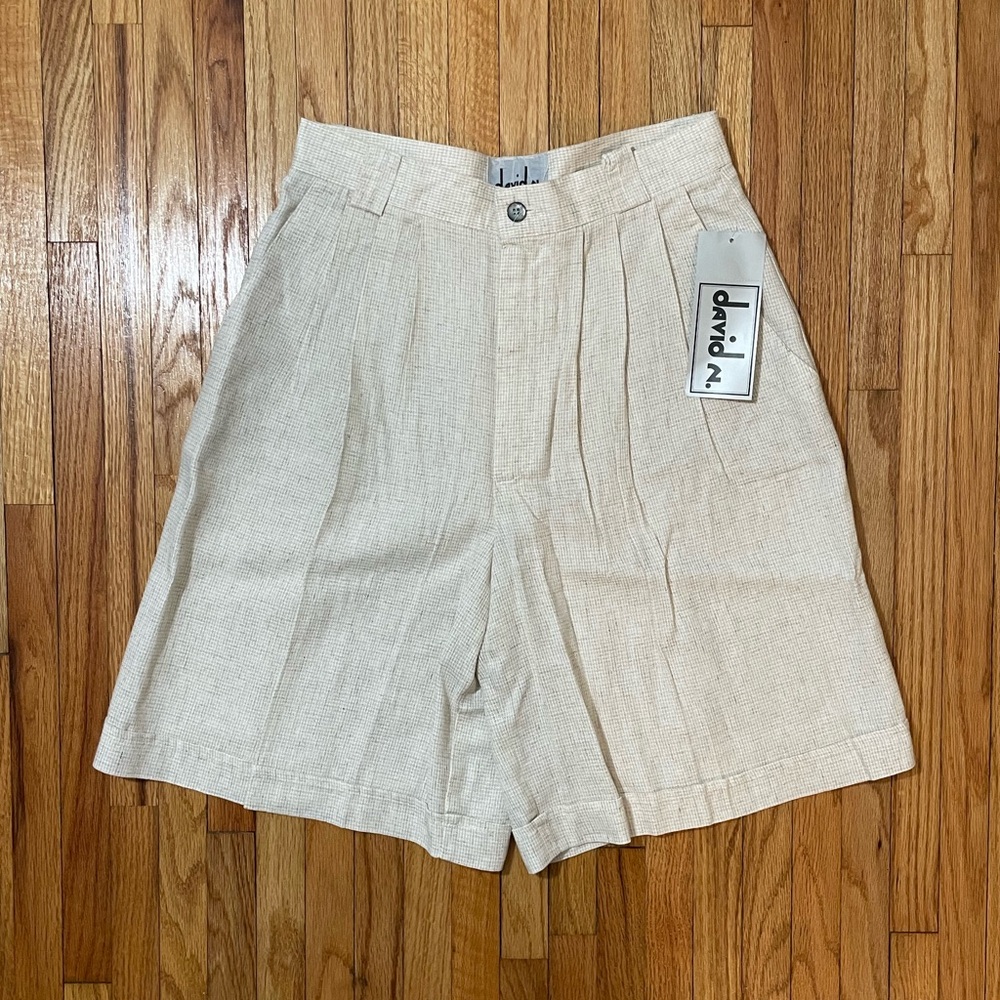 Vintage Cream Pleated High-Waist Bermuda Shorts